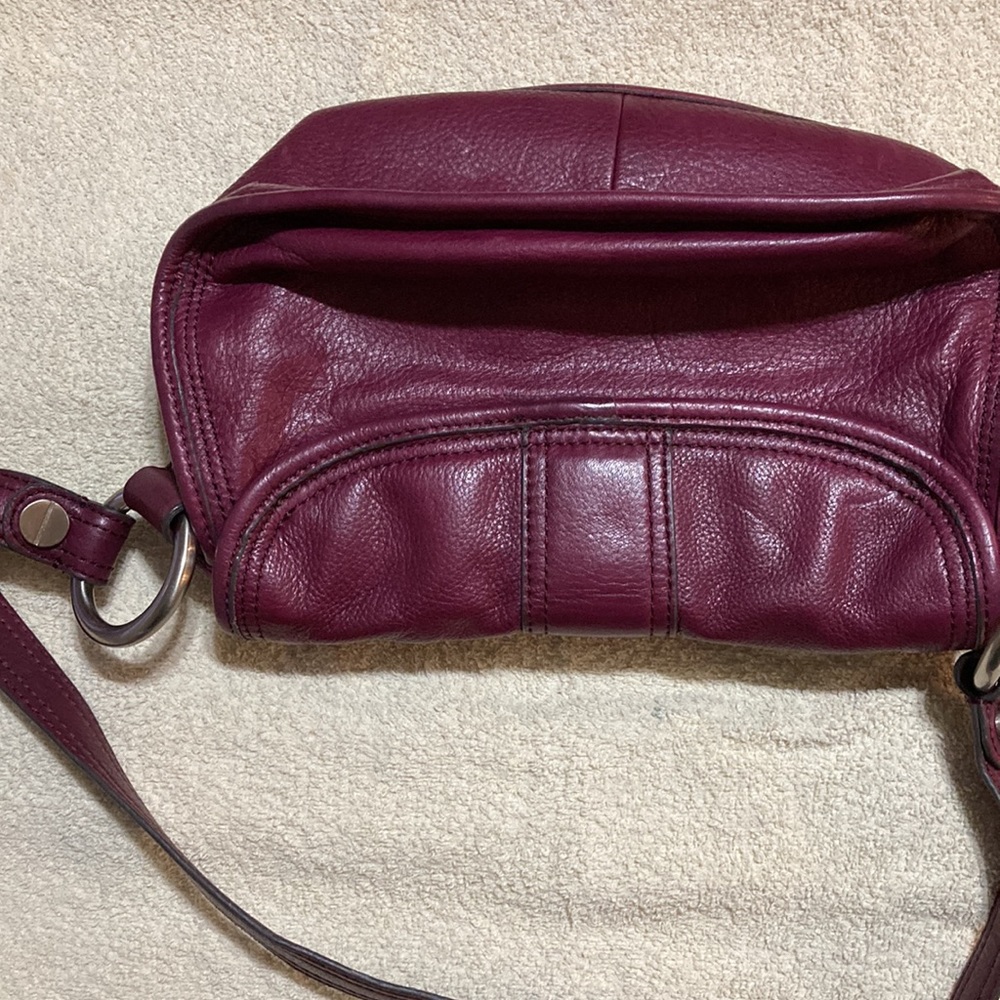 B Makowsky  vintage leather Shoulder handbag beautiful burgundy color. - Picture 3 of 9